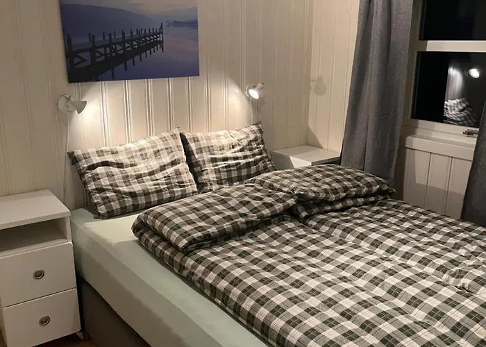 I Med 4 Soverom, Orland * Lysesund